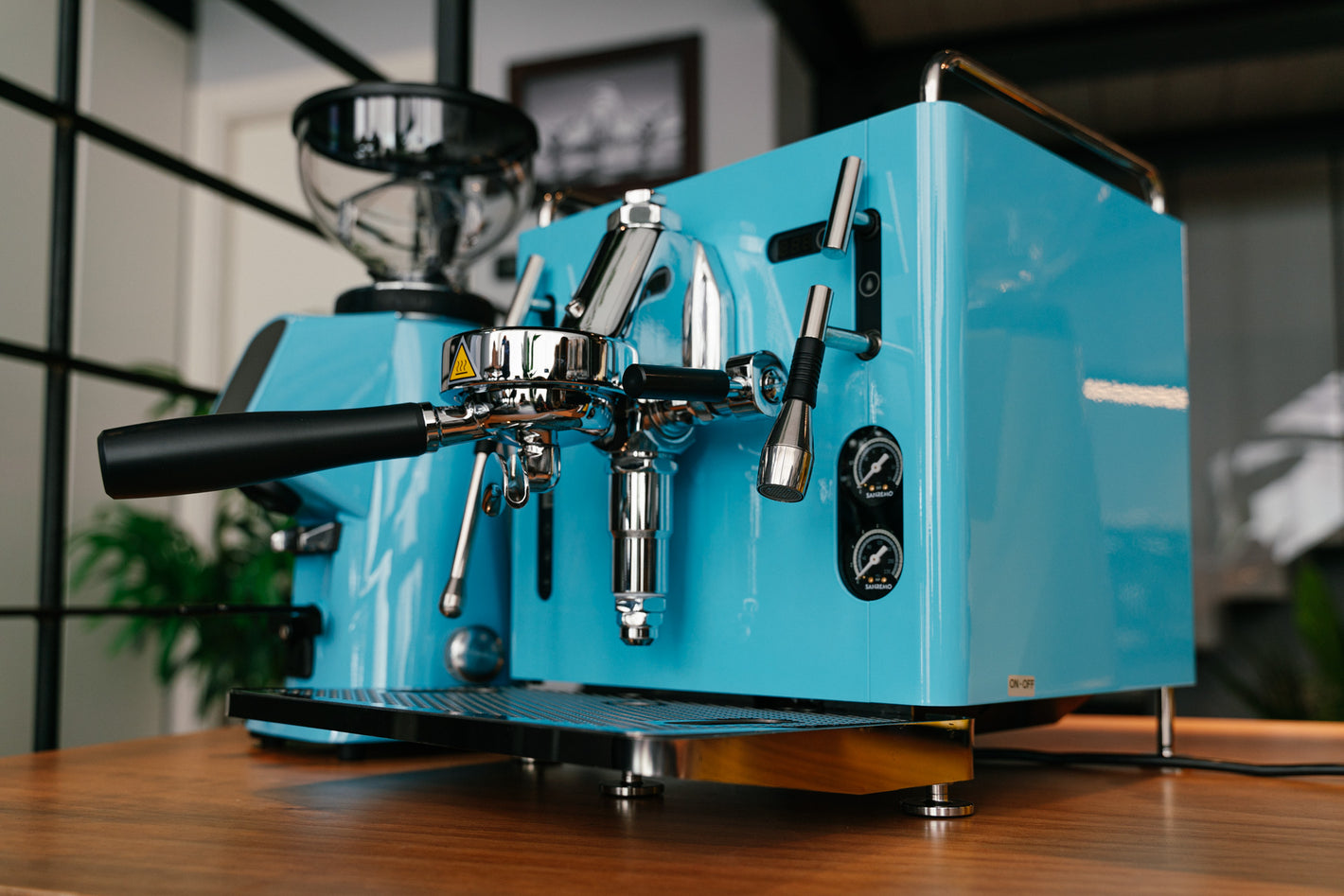 Sanremo CUBE espresso machine for home baristas in blue, combined with Sanremo blue Allground coffee grinder, an elegant design for prosumers